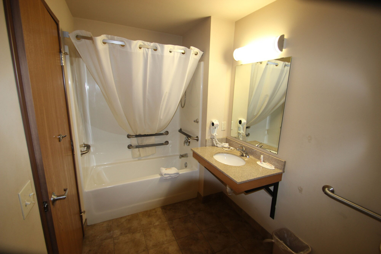 Bathroom 3, Darlington Inn, Lafayette