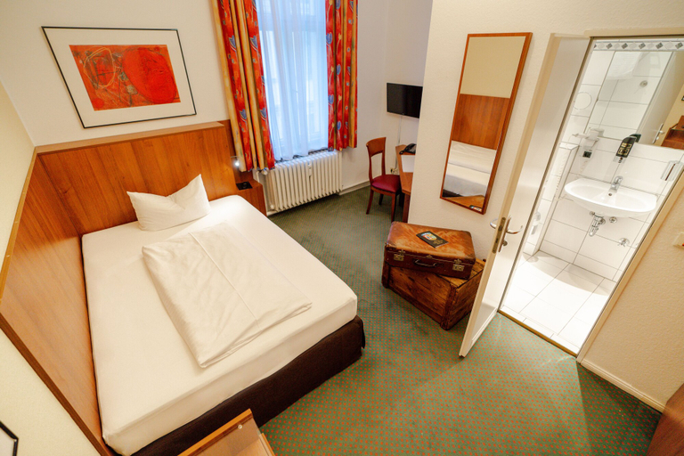 Bedroom 3, Hotel Tiergarten Berlin, Berlin