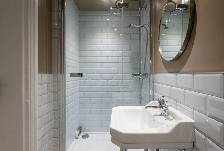 Bathroom 4, The Burlington Hotel, West Sussex