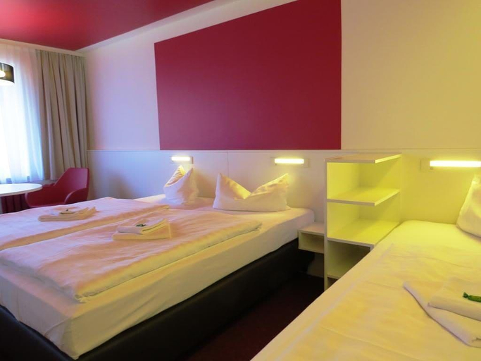 Bedroom 2, Hotel und Restaurant KA&KA, Ludwigslust-Parchim