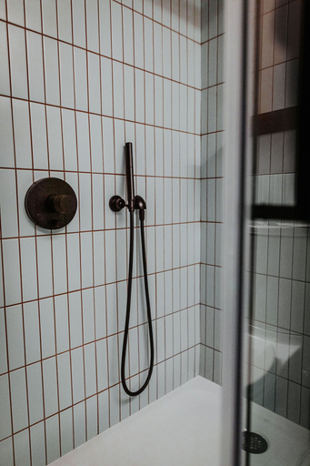 Bathroom 4, Haworth Hotel at Hope College, Ottawa