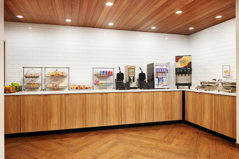 Food & Drinks 5, Fairfield Inn & Suites by Marriott Worcester Auburn, Worcester