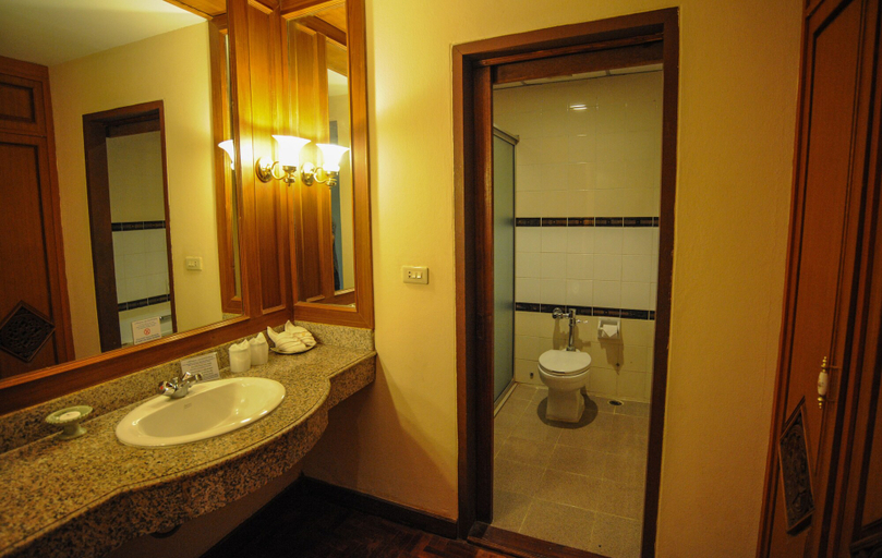 Bathroom 4, Suan Bua Hotel & Resort, Hang Dong
