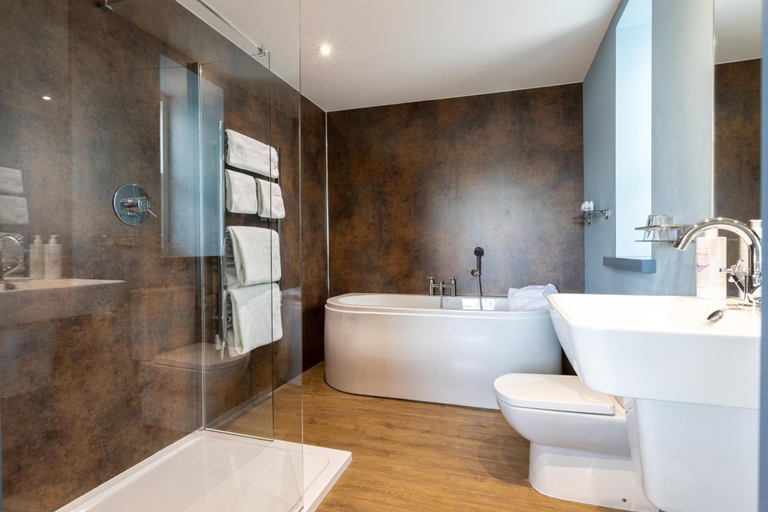 Bathroom 3, Seagate, Devon