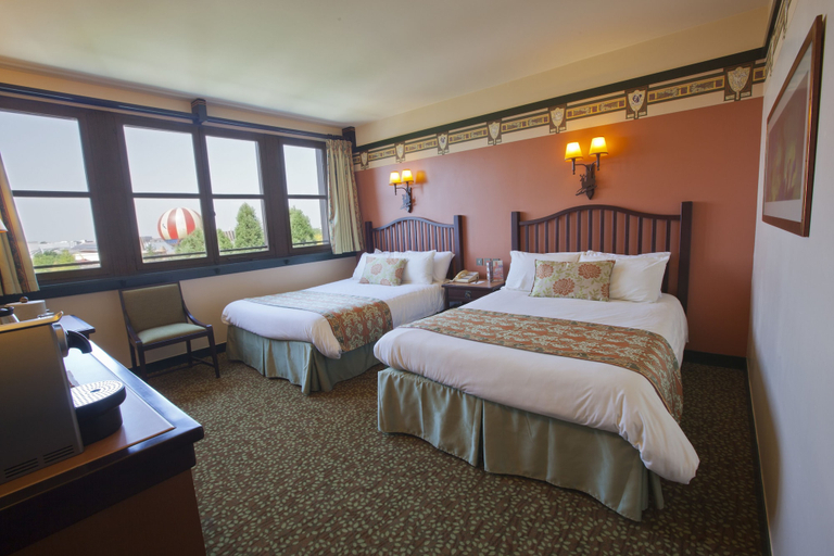 Bedroom 2, Disney Sequoia Lodge, Seine-et-Marne