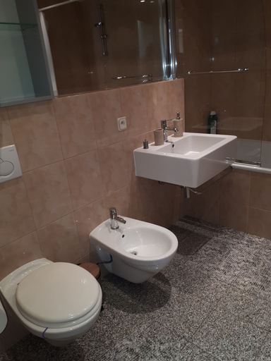 Bathroom 3, Vaclav, Praha 1