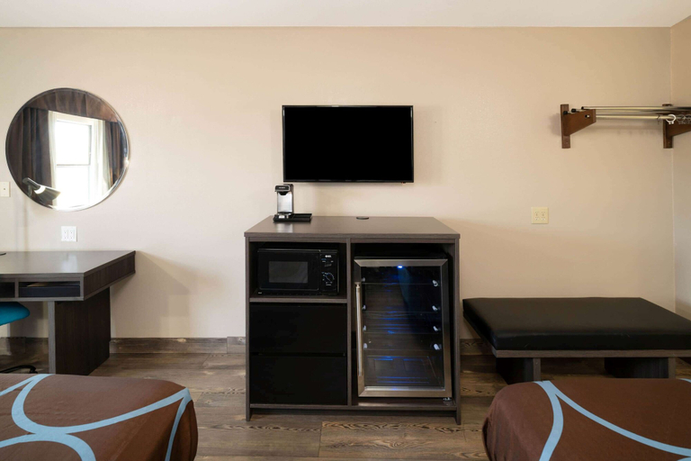 Others 5, Super 8 by Wyndham Cleveland, Bradley