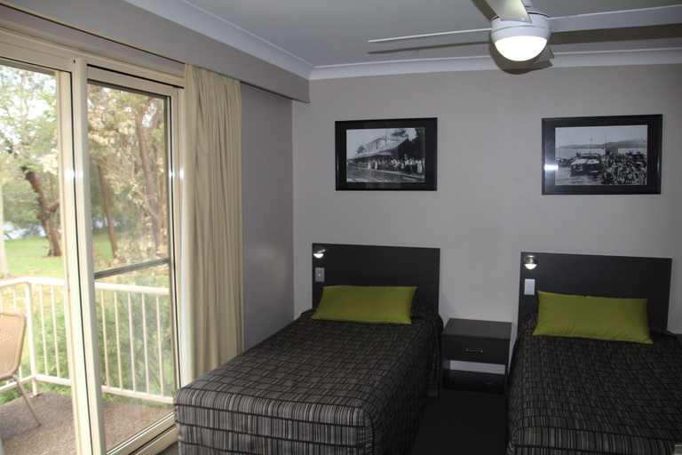Bedroom 3, Galaxy Motel, Gosford - West