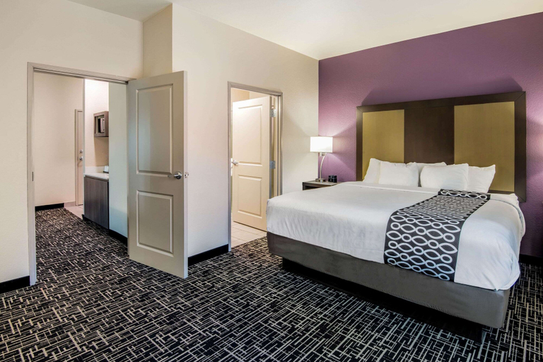 Bedroom 3, La Quinta Inn & Suites by Wyndham Pampa, Gray