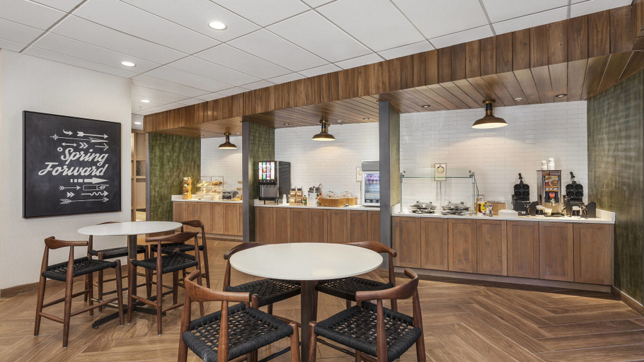 Food & Drinks 5, Fairfield Inn & Suites by Marriott Wenatchee, Douglas