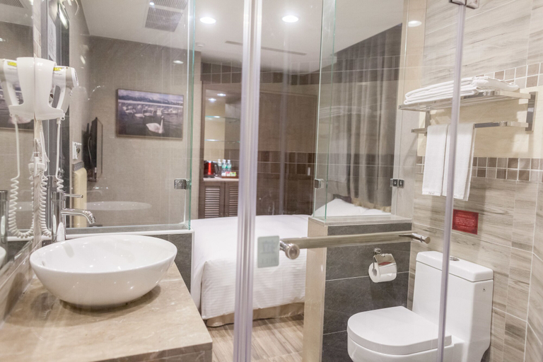 Bathroom 5, Maple Hotel, Tainan
