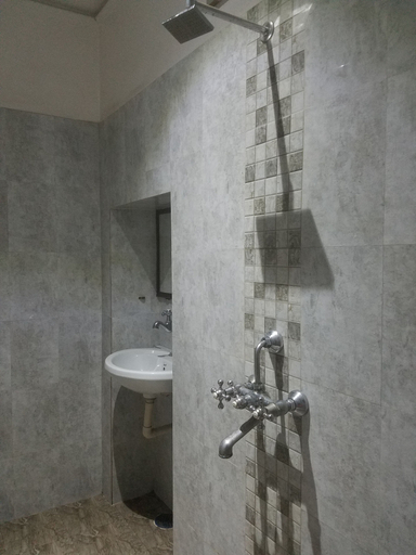 Bathroom 4, Baba Guest House, Chandauli