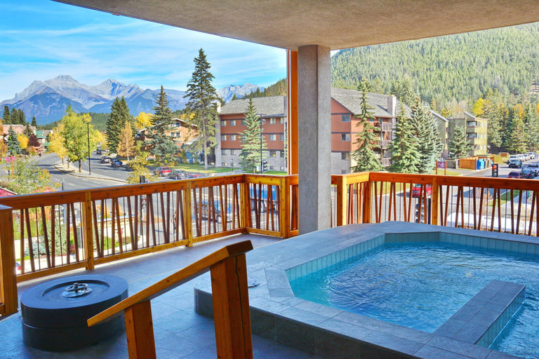 Sport & Beauty 2, Moose Hotel And Suites, Division No. 15