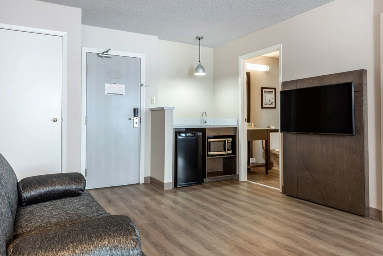 Others 5, Quality Suites Quebec, Communauté-Urbaine-de-Québec