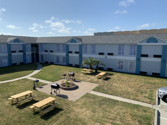 Exterior & Views 2, Days Inn by Wyndham Rockport Texas, Aransas