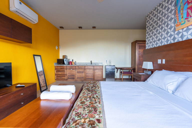 Bedroom 3, Casa Cha Cha Cha B&B, Tola