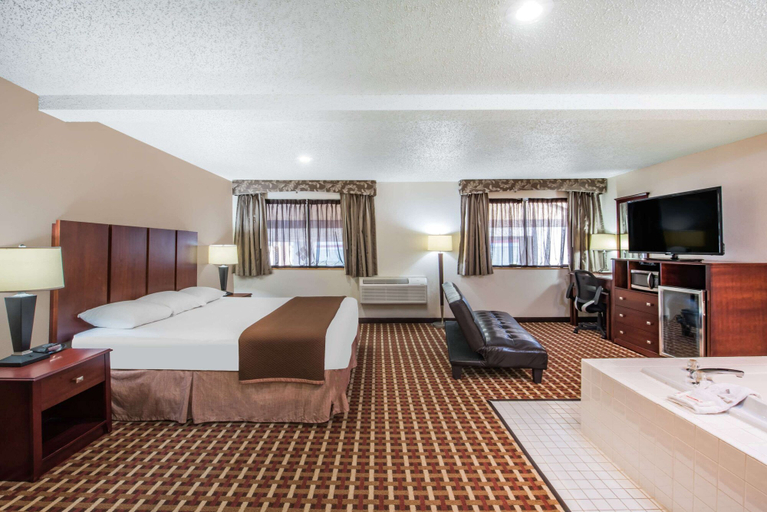 Bedroom 3, Super 8 by Wyndham Harlingen TX, Cameron