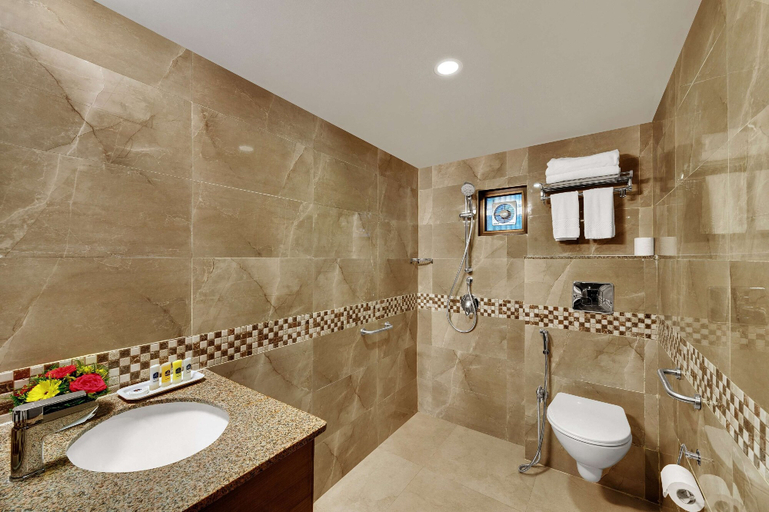 Bathroom 5, Best Western Alkapuri, Vadodara, Vadodara