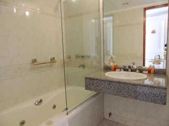 Bathroom 5, Patagonia Plaza, Lacar