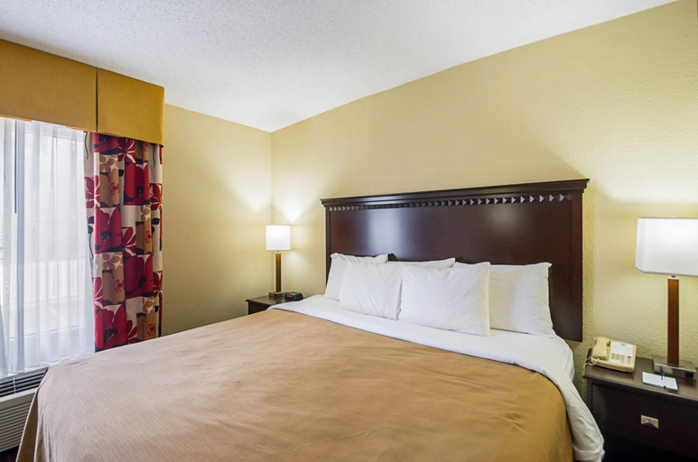 Bedroom 3, Quality Inn & Suites Hagerstown, Washington