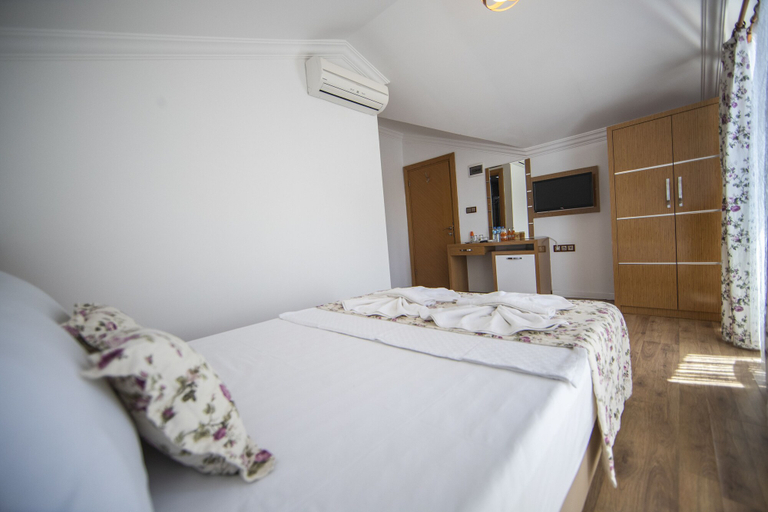 Bedroom 2, Mandalin Akyaka Hotel, Ula