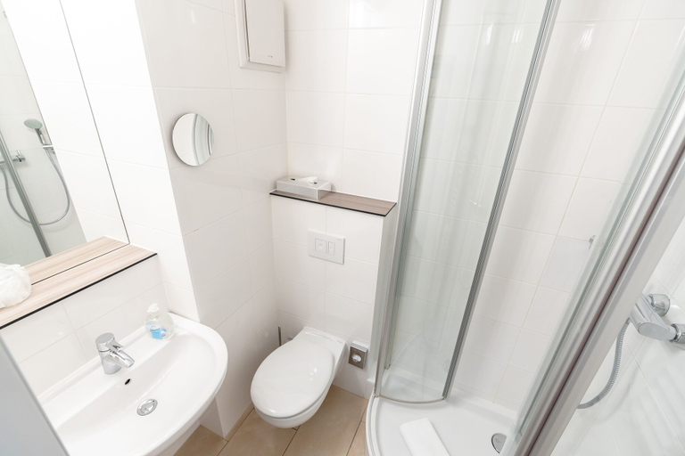 Bathroom 5, Hotel Demas City, München
