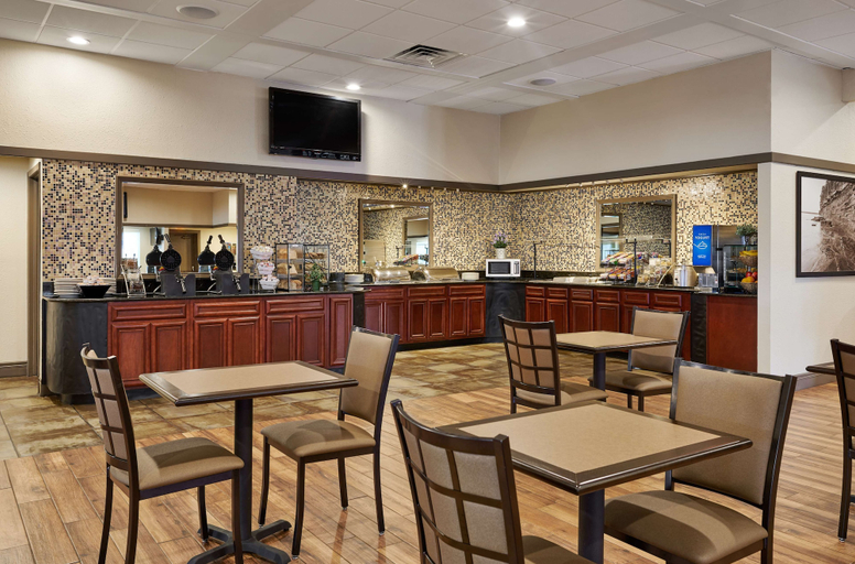 Food & Drinks 5, Best Western Plus Milwaukee Airport Hotel & Conference Ctr, Milwaukee