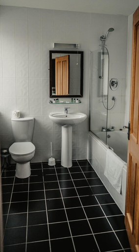 Bathroom 3, Broadford Hotel, Highland