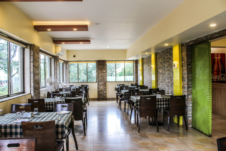 Food & Drinks 5, La Fortuna Resort and Spa, Satara
