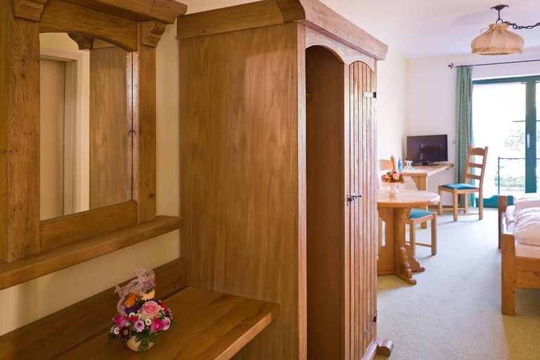 Bedroom 4, Hotel Forsthaus Luchsenburg, Bautzen