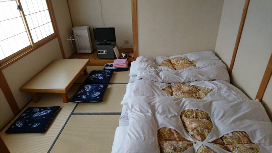 Bedroom 2, Apple Inn Takasaka, Nozawaonsen