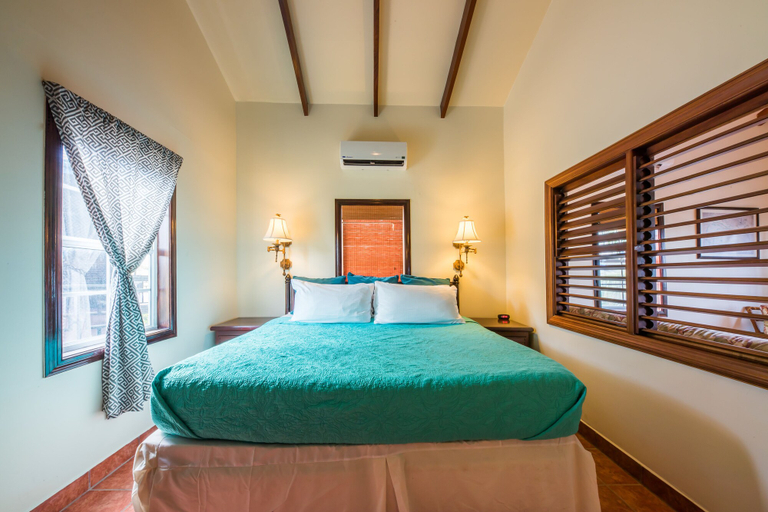 Bedroom 4, X'Tan Ha - The Waterfront Resort