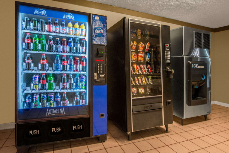 Food & Drinks 5, Super 8 by Wyndham Grants, Cibola