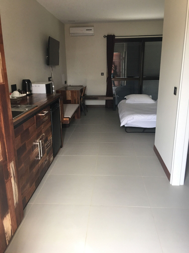 Bedroom 4, Hotel Karem Bay, Koumac