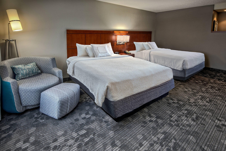 Bedroom 5, Courtyard by Marriott Troy, Pike