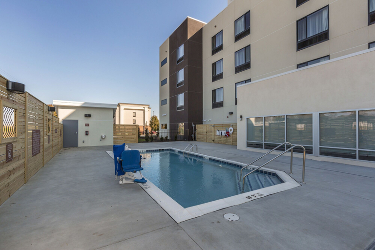 Sport & Beauty 5, TownePlace Suites by Marriott Hopkinsville, Christian