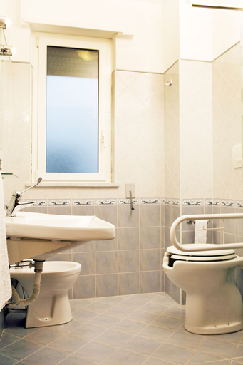 Bathroom 5, Residence Hotel Gloria, Palermo