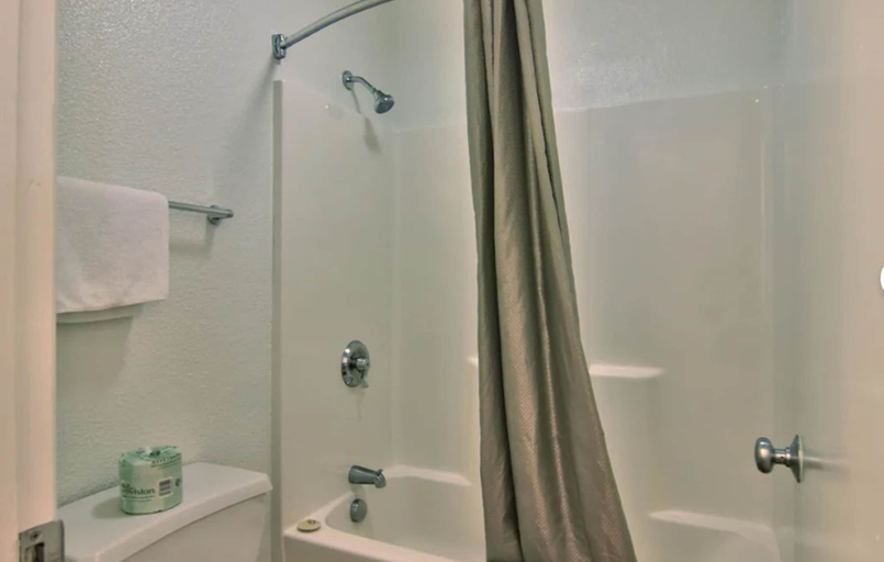 Bathroom 4, Motel 6 Sacramento, CA - Old Sacramento North, Sacramento