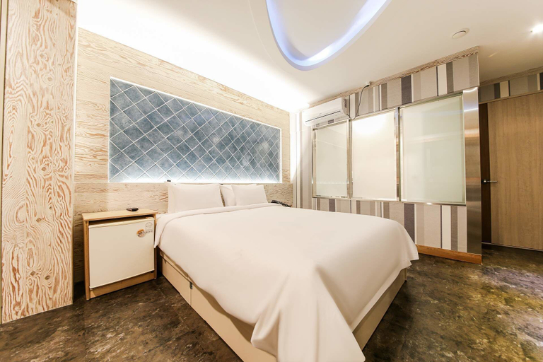 Bedroom 3, Hotel Tops Ville, Gangneung