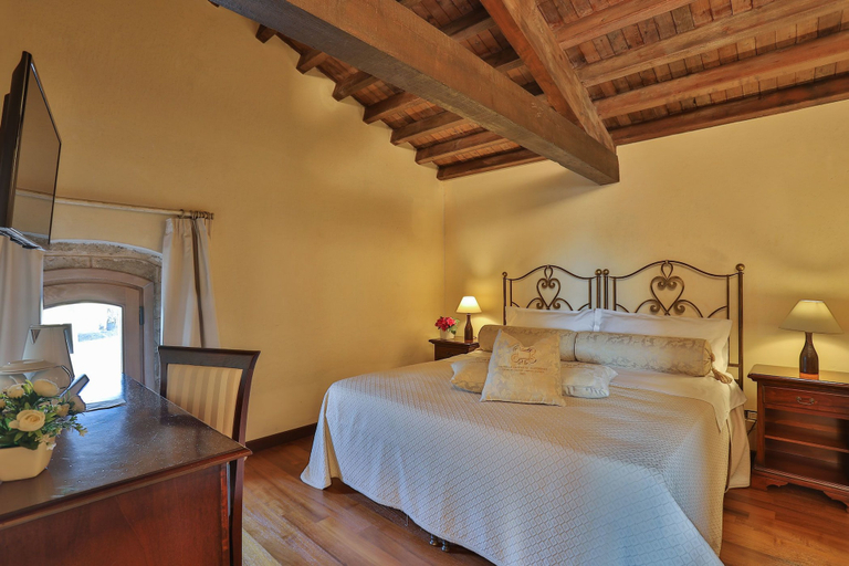 Bedroom 4, Castello Castriota Scanderbeg Suites De Charme, Lecce