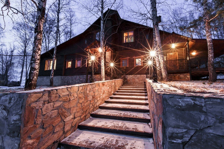 Exterior & Views