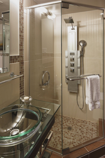 Bathroom 4, Le Petit Hotel Vieux-Montreal - Saint-Paul, Montréal