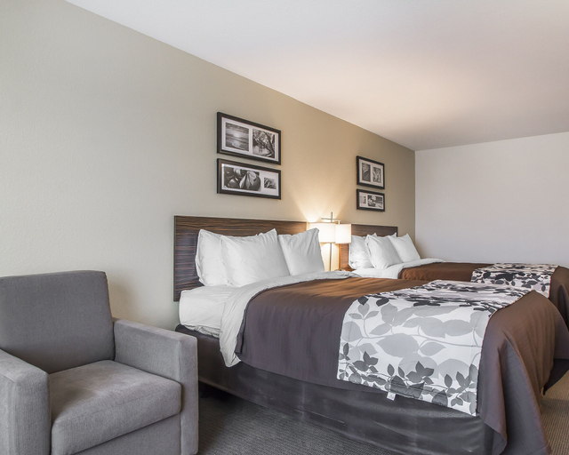 Bedroom 3, Sleep Inn & Suites Hannibal West, Marion