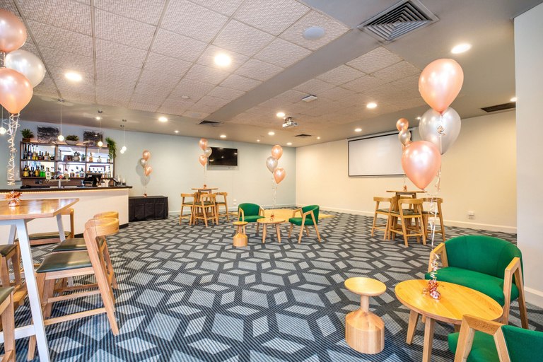 Food & Drinks 5, Nightcap At York On Lilydale, Yarra Ranges - Lilydale