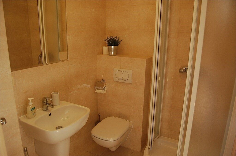 Bathroom 3, Willa Pod Cyprysami, Słupsk