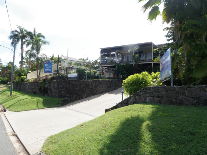 Exterior & Views 2, Airlie Apartments, Whitsunday