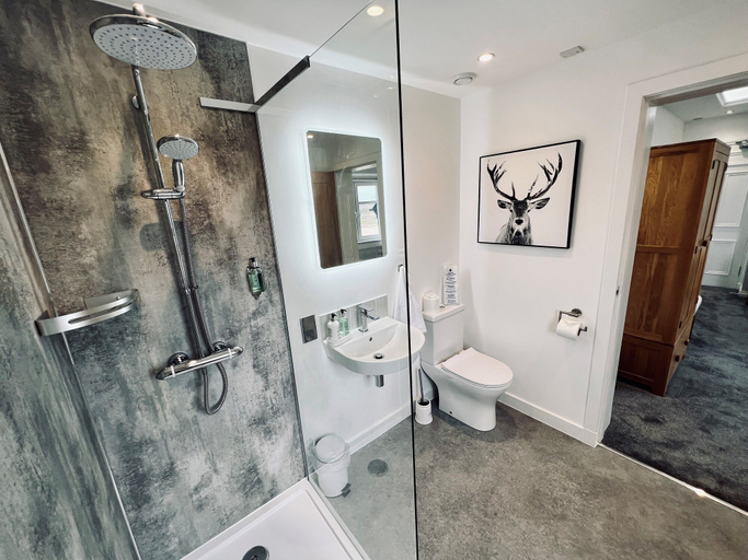Bathroom 4, Bettyhill Hotel, Highland