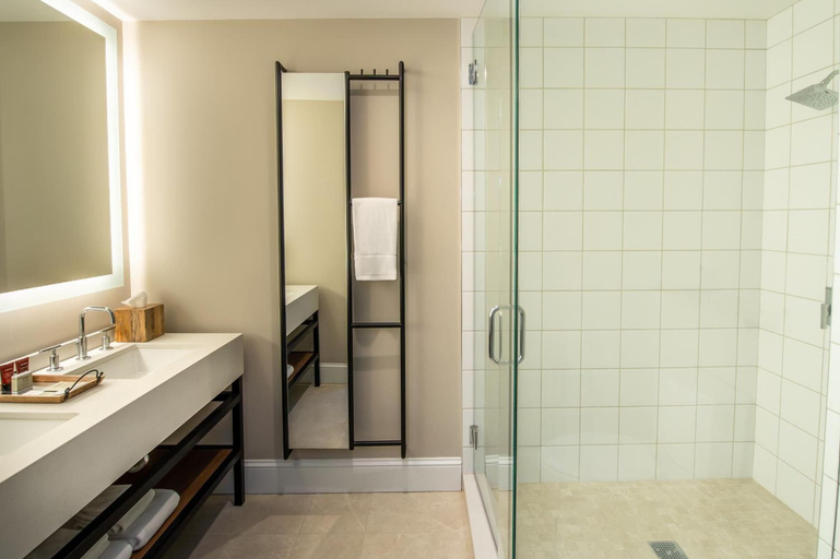 Bathroom 3, Hotel E, Sonoma