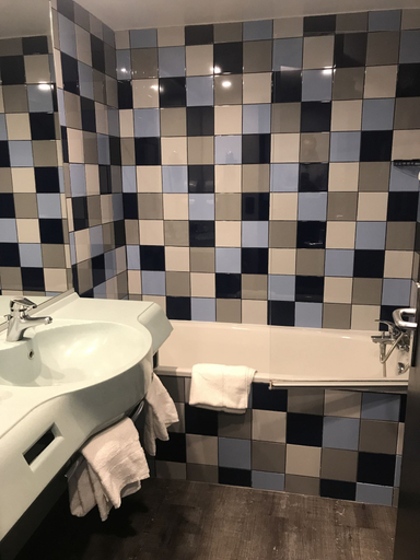 Bathroom 4, Best Western Hotel Grand Parc, Seine-et-Marne