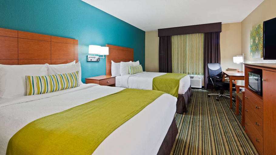 Bedroom 3, Best Western Plus Menomonie Inn & Suites, Dunn